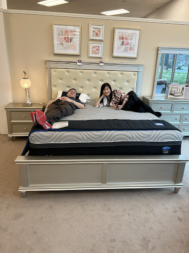 Furniture Store «Raymour & Flanigan Furniture and Mattress Store», reviews and photos, 895 E Gate Blvd, Garden City, NY 11530, USA