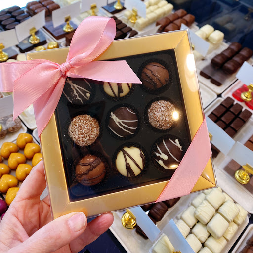 Chocolate Shop «Leonidas -- Love + Chocolate Shop», reviews and photos, 1397 N Main St, Walnut Creek, CA 94596, USA