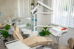 Стоматология Даша | брекеты, имплатация зубов, виниры Волгоград image