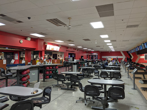 Bowling Alley «Brunswick Zone Roselle Lanes», reviews and photos, 1100 W Lake St, Roselle, IL 60172, USA