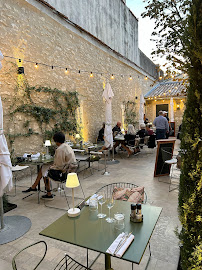 Atmosphère du Restaurant Têtes d'Ail à Saint-Rémy-de-Provence - n°8