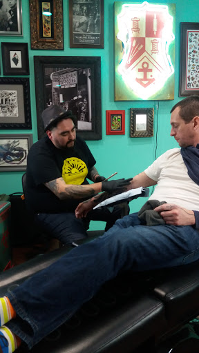 Tattoo Shop «Iron Quill Tattoo», reviews and photos, 525 N Sherman Ave, Madison, WI 53704, USA