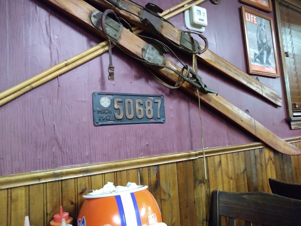 Big Red Restaurant 74451