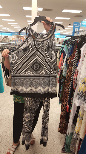 Clothing Store «Ross Dress for Less», reviews and photos, 2180 MacArthur Rd, Whitehall, PA 18052, USA