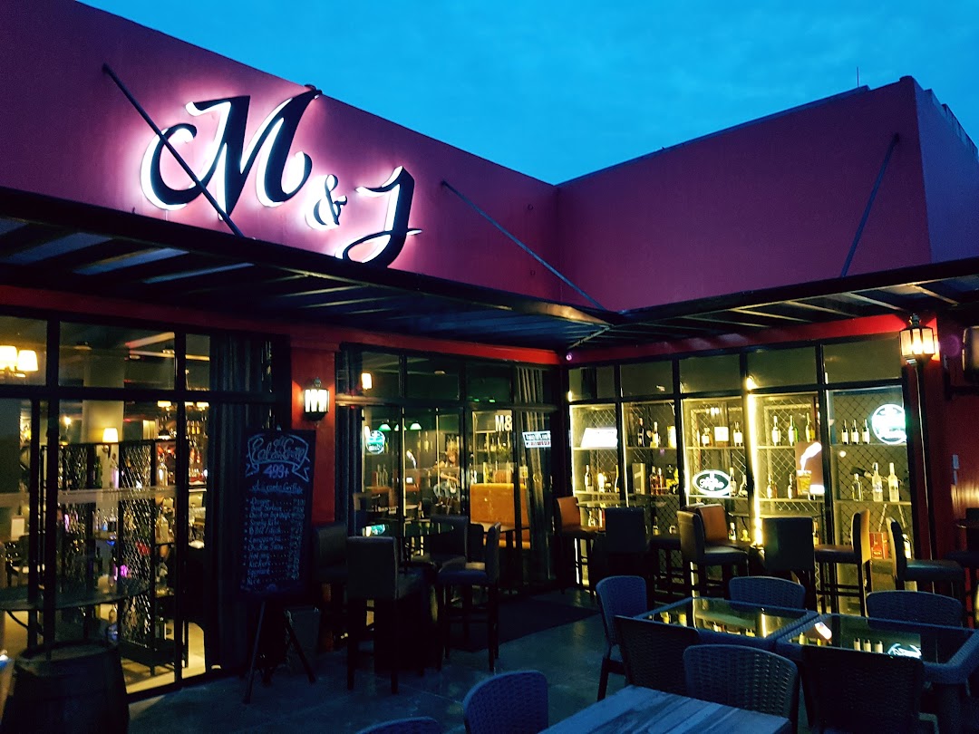 M & J Gastro Pub
