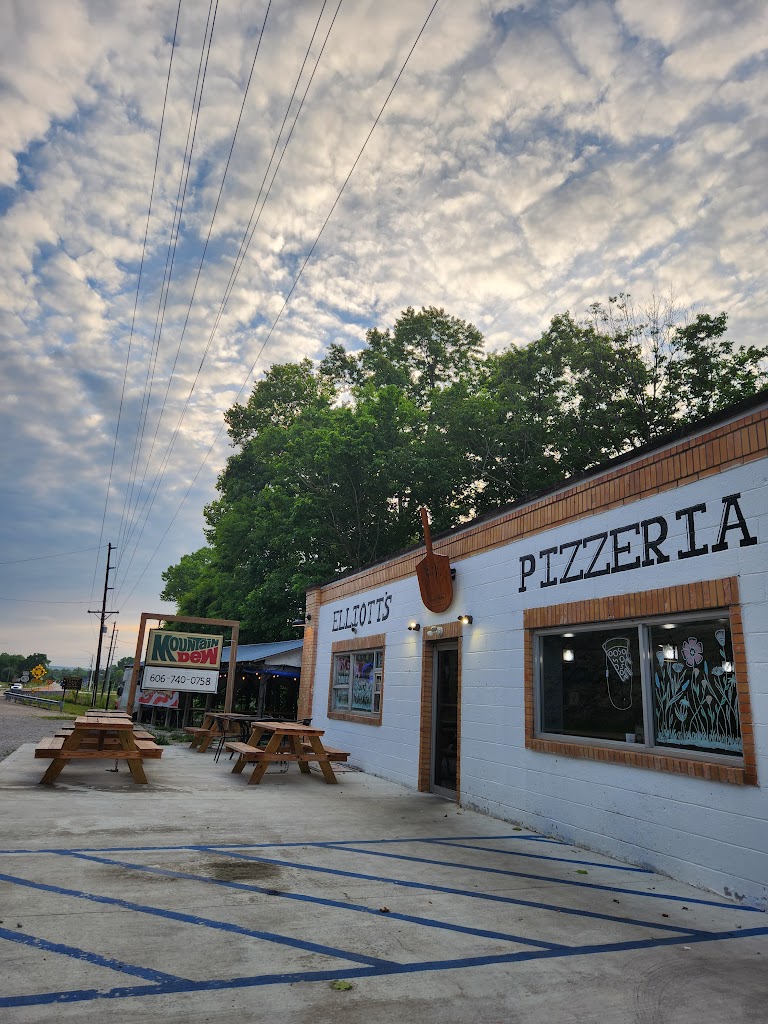 Elliott's Pizzeria 40351