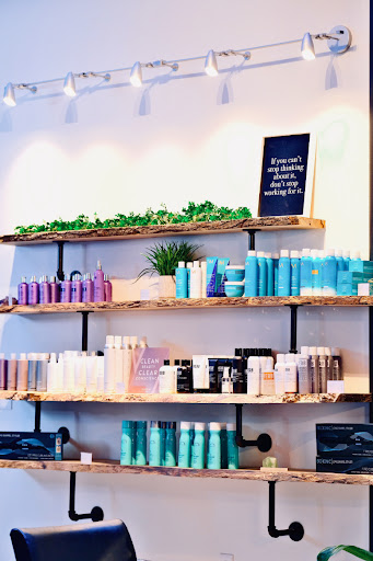 Hair Salon «Gina Bianca Hair», reviews and photos, 930 Meriden-Waterbury Turnpike, Plantsville, CT 06479, USA