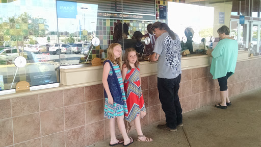Movie Theater «Cobb Theatres Hollywood 16 & IMAX», reviews and photos, 4250 Old Greensboro Rd, Tuscaloosa, AL 35405, USA