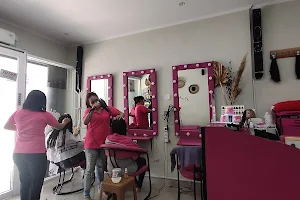 Chantiq hair & beauty salon image