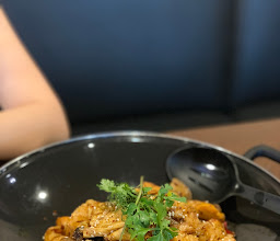 LaKwok Authentic MaLa Resto, Villa Bukitmas photo