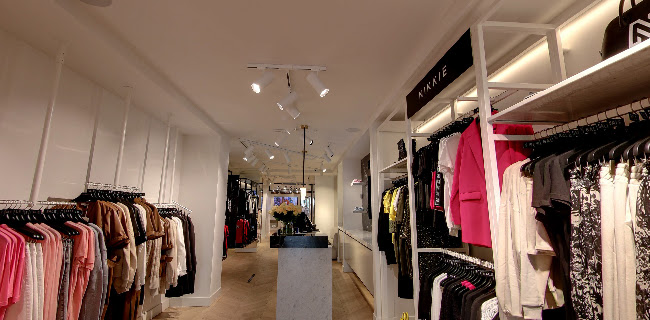 Beoordelingen van N BRANDS Store Antwerpen in Antwerpen - Kledingwinkel