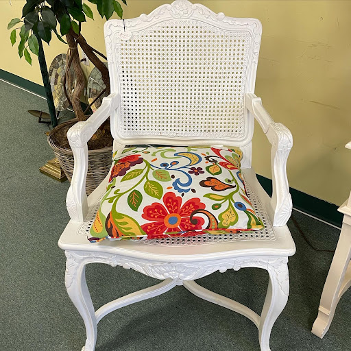 Thrift Store «Tambourine Resale Shop», reviews and photos, 1619 10th Ave, Vero Beach, FL 32960, USA