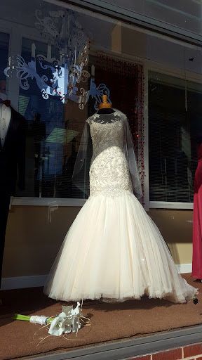 Bridal Shop «Sue Ames Bridal Outlet», reviews and photos, 202 N 10th St, Allentown, PA 18102, USA