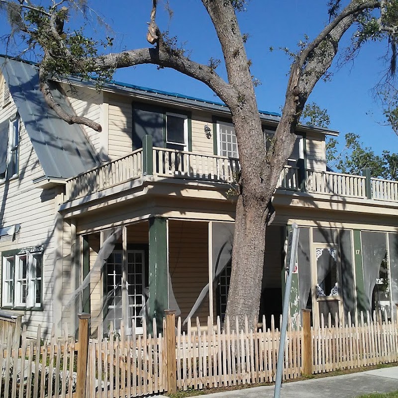 The Historic McKenzie House