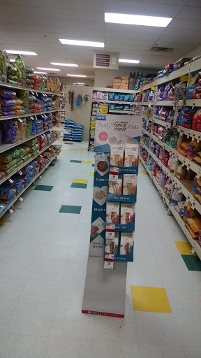 Pet Supply Store «Pet Supplies Plus», reviews and photos, 1816 S Stephenson Ave, Iron Mountain, MI 49801, USA