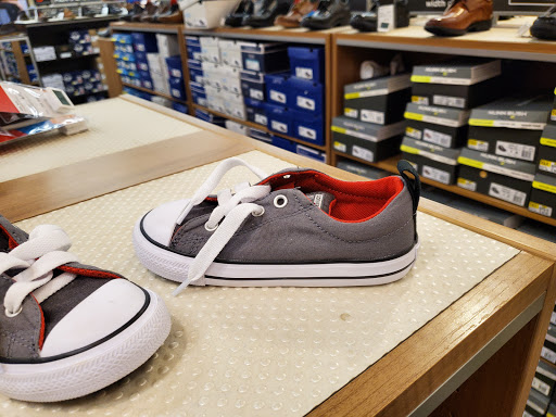 Shopping Mall «Townline Square Shopping Center», reviews and photos, 533 S Broad St, Meriden, CT 06450, USA