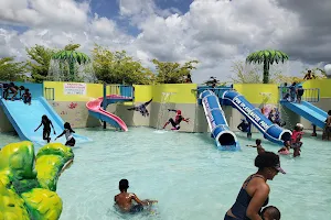Fun Splash Water Park image