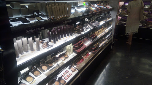 Shopping Mall «The Fashion Mall at Keystone», reviews and photos, 8702 Keystone Crossing, Indianapolis, IN 46240, USA