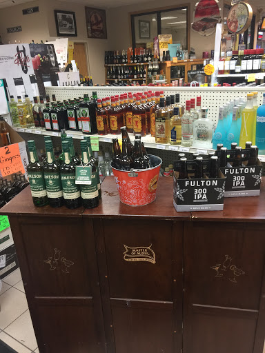 Knollwood Liquor Store, 7924 MN-7, St Louis Park, MN 55426, USA, 