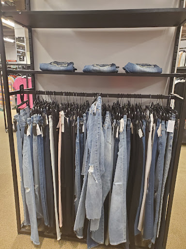 Department Store «Saks OFF 5TH», reviews and photos, 5900 Sugarloaf Pkwy, Lawrenceville, GA 30043, USA