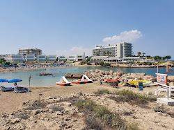 Photo de Plage de Pernera avec un niveau de propreté de très propre