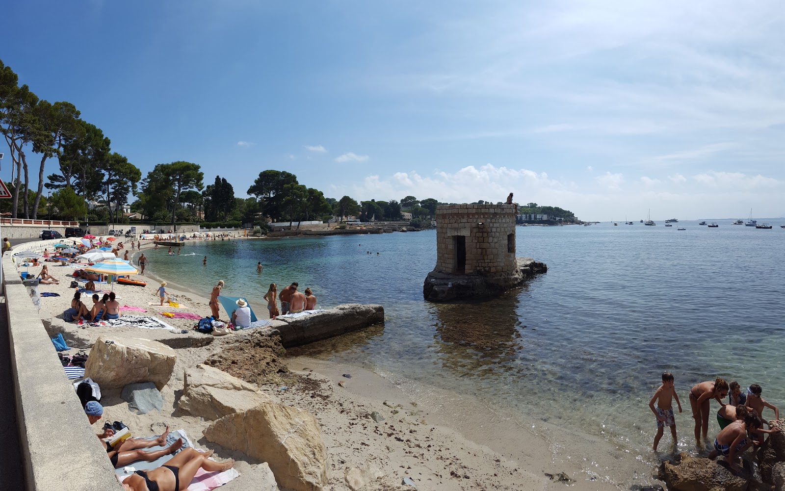 Foto von Plage des Ondes mit sehr sauber Sauberkeitsgrad