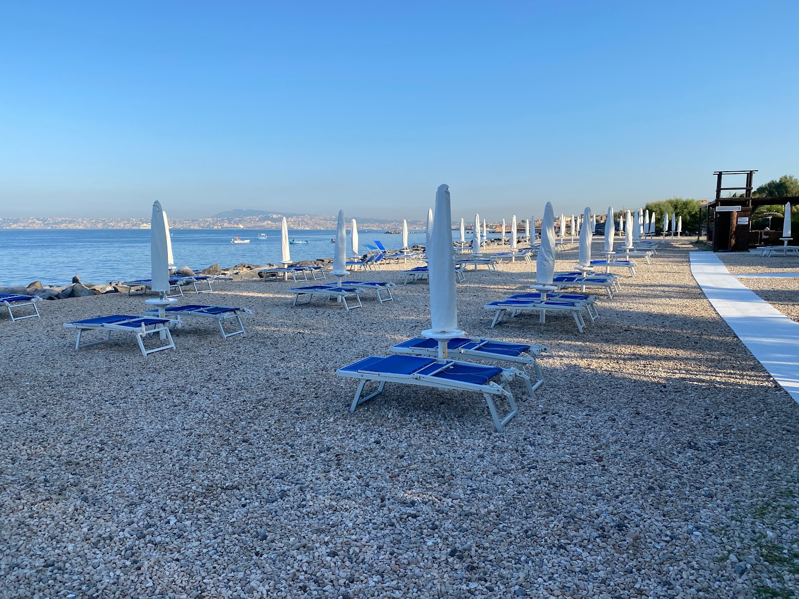 Fotografija Spiaggia di Punta Quattroventi z prostorna obala