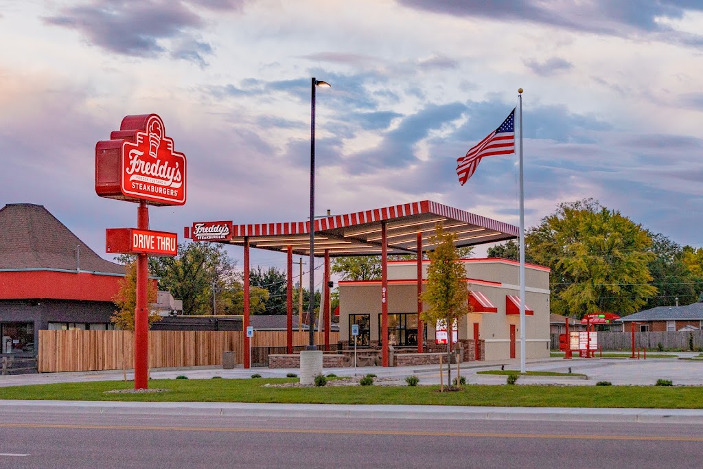Freddy's Frozen Custard & Steakburgers 67401