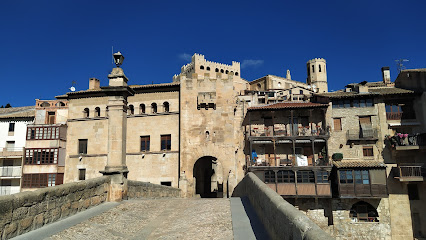 Fonda Angeleta - Av. Hispanidad, 46, 44580 Valderrobres, Teruel, Spain
