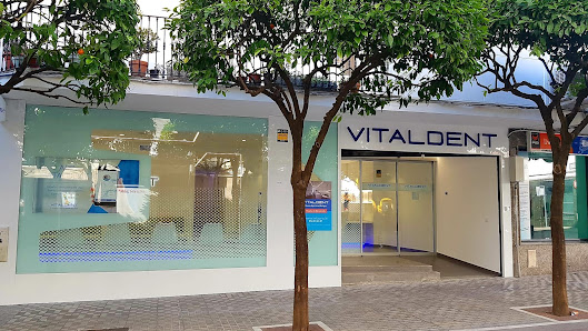 Clínica Dental Vitaldent Av. de España, 36, 11600 Ubrique, Cádiz, España