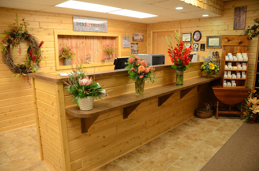 Florist «Bud & Bloom Florist & Gifts», reviews and photos, 22 E Main St, Mooresville, IN 46158, USA