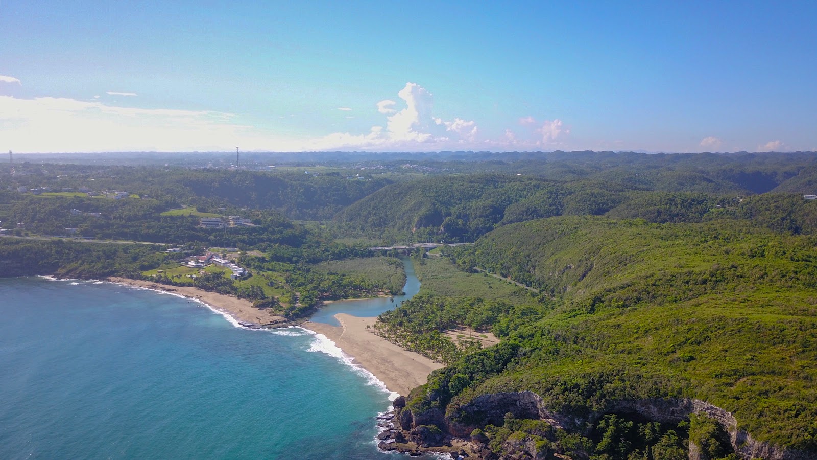 Zdjęcie Playa Guajataca z poziomem czystości wysoki