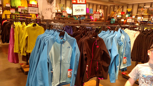 Clothing Store «The North Face Outlet», reviews and photos, 127 Premium Outlets Dr #633, Monroe, OH 45050, USA