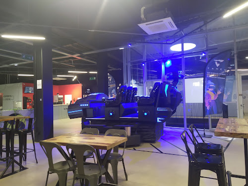CAHEM Nantes - Parc de loisirs en réalité virtuelle, escape games en VR, simulateur navette à Nantes