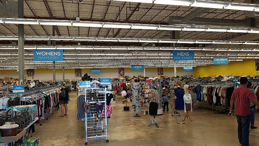 Thrift Store «Goodwill Central Texas - Oak Hill Store», reviews and photos