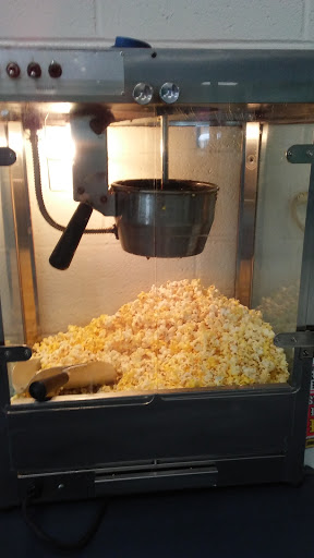 Tire Shop «Les Schwab Tire Center», reviews and photos, 2730 Pacific Ave, Forest Grove, OR 97116, USA