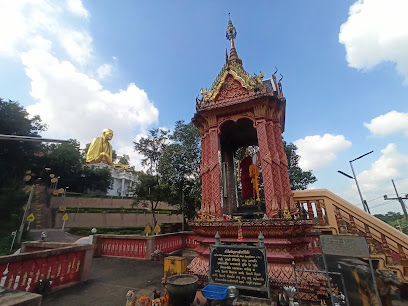 อนุสาวรีย์ครูบาศรีวิชัย Khru Ba Si Wichai Monument