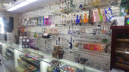 Tobacco Shop «2 Way Smoke Shop», reviews and photos, 7422 N 51st Ave, Glendale, AZ 85301, USA