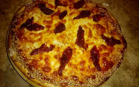 Benito's pizza image