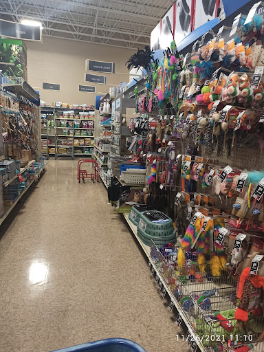 Pet Supply Store «PetSmart», reviews and photos, 13241 Gateway Center Dr, Gainesville, VA 20155, USA