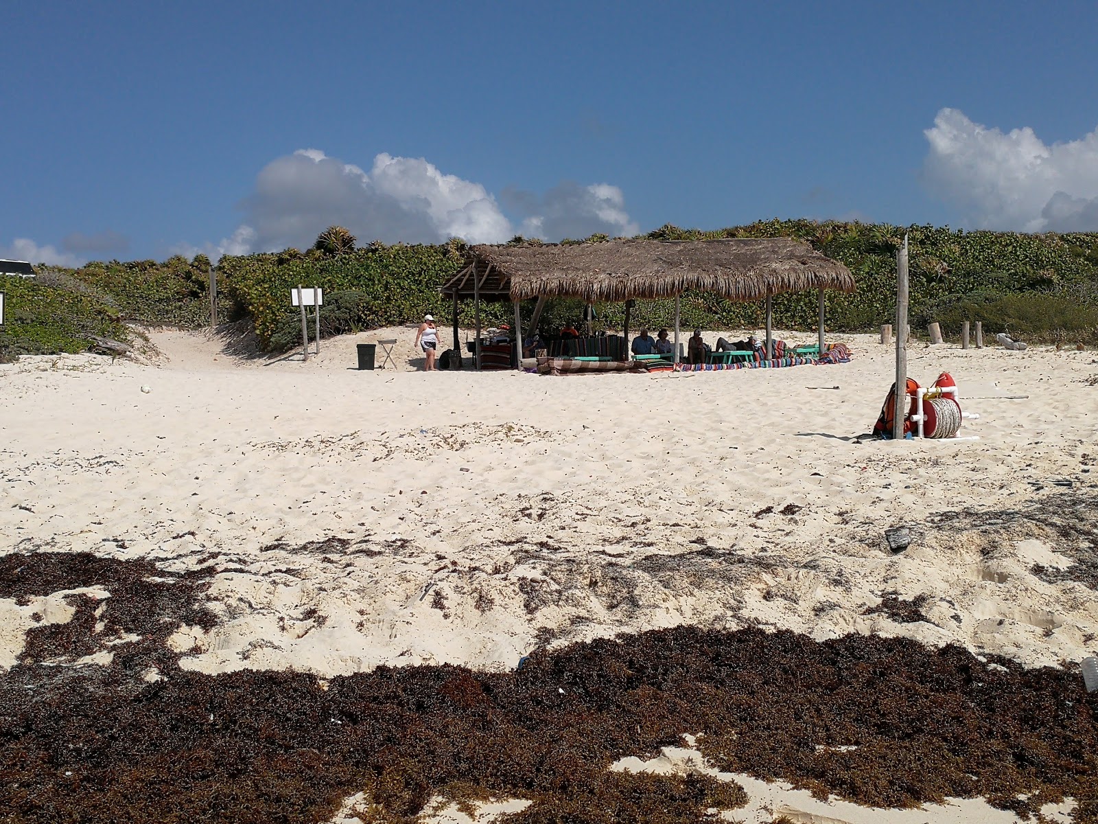 Foto de Ixpalbarco Beach localizado em área natural