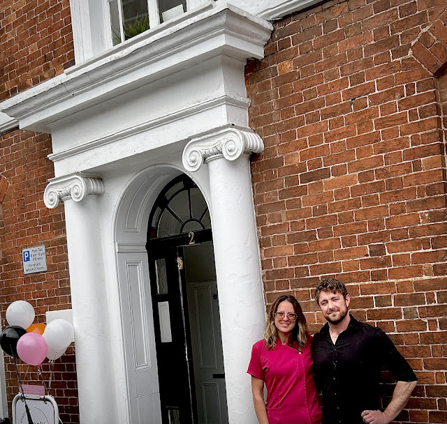 Pinkies - Aesthetics, beauty, nails and training.