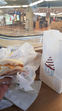 Aliment-réconfort du Restaurant de hamburgers McDonald's à Paris - n°11