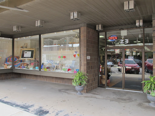 Thrift Store «The Community Shop», reviews and photos, 23 Calendar Court, La Grange, IL 60525, USA