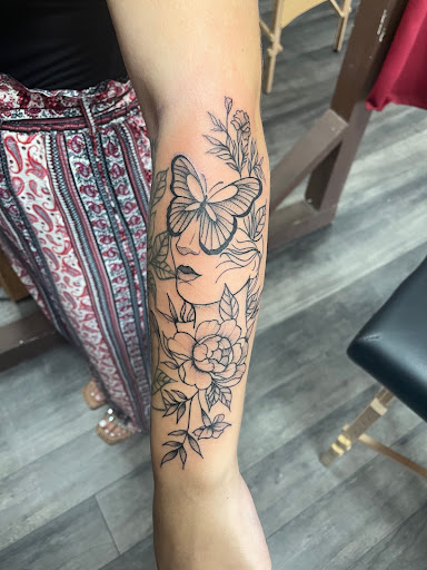 Find finger tattoo ideas for men for your next unique tattoo in Somerdale at Royal Ink