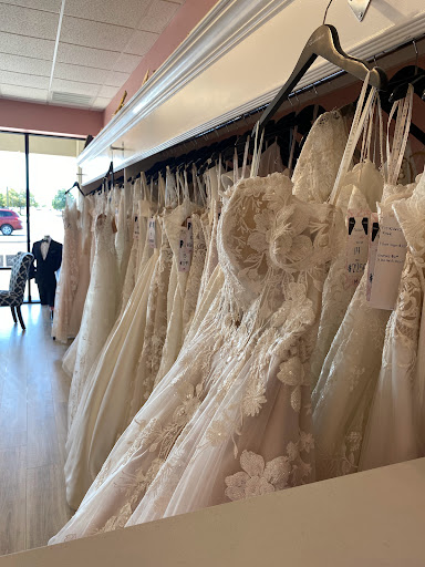 Bridal Shop «Facchianos Bridal and Formal Attire», reviews and photos, 4910 W Kenosha St, Broken Arrow, OK 74012, USA
