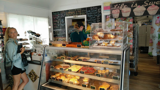 Shopping Mall «Coligny Plaza Shopping Center», reviews and photos, 1 N Forest Beach Dr, Hilton Head Island, SC 29928, USA