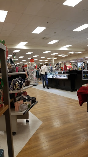 Department Store «T.J. Maxx», reviews and photos, 1600 Woodbury Ave, Portsmouth, NH 03801, USA