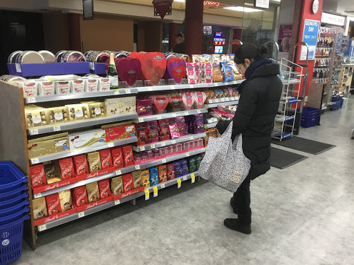 Shopping Mall «North Point Centre», reviews and photos, 320 Bay St, San Francisco, CA 94133, USA