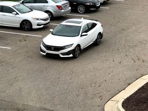 Used Car Dealer «CarMax», reviews and photos, 4431 28th St SE, Kentwood, MI 49512, USA